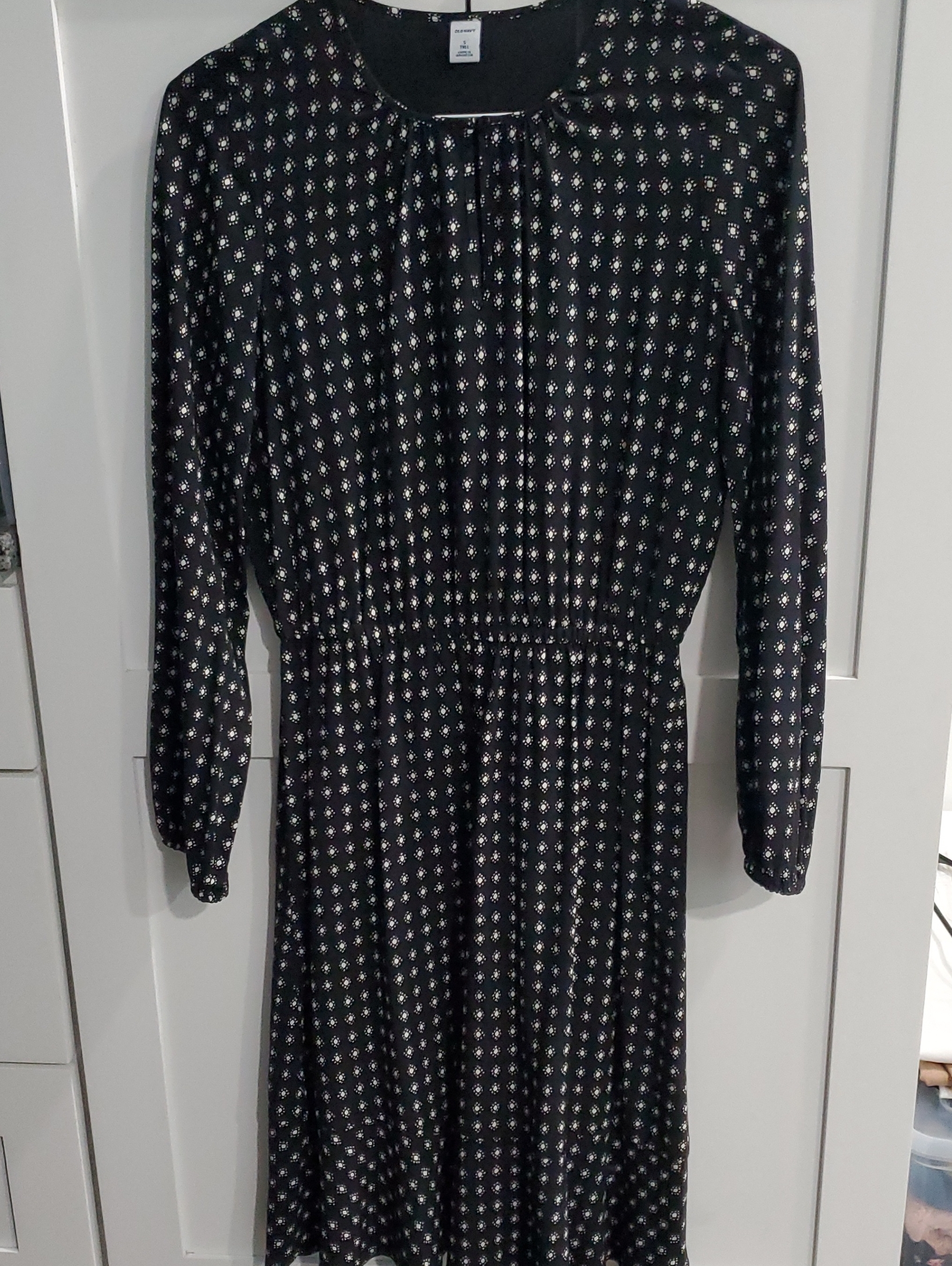 Old Navy Black Long Sleeve Floral-Print Midi Dress ( B7)